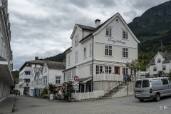 L1002548